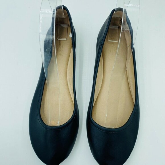 Universal Thread Black Faux Vegan Leather Slip-On Ballet Flat Size 6 - Picture 3 of 7